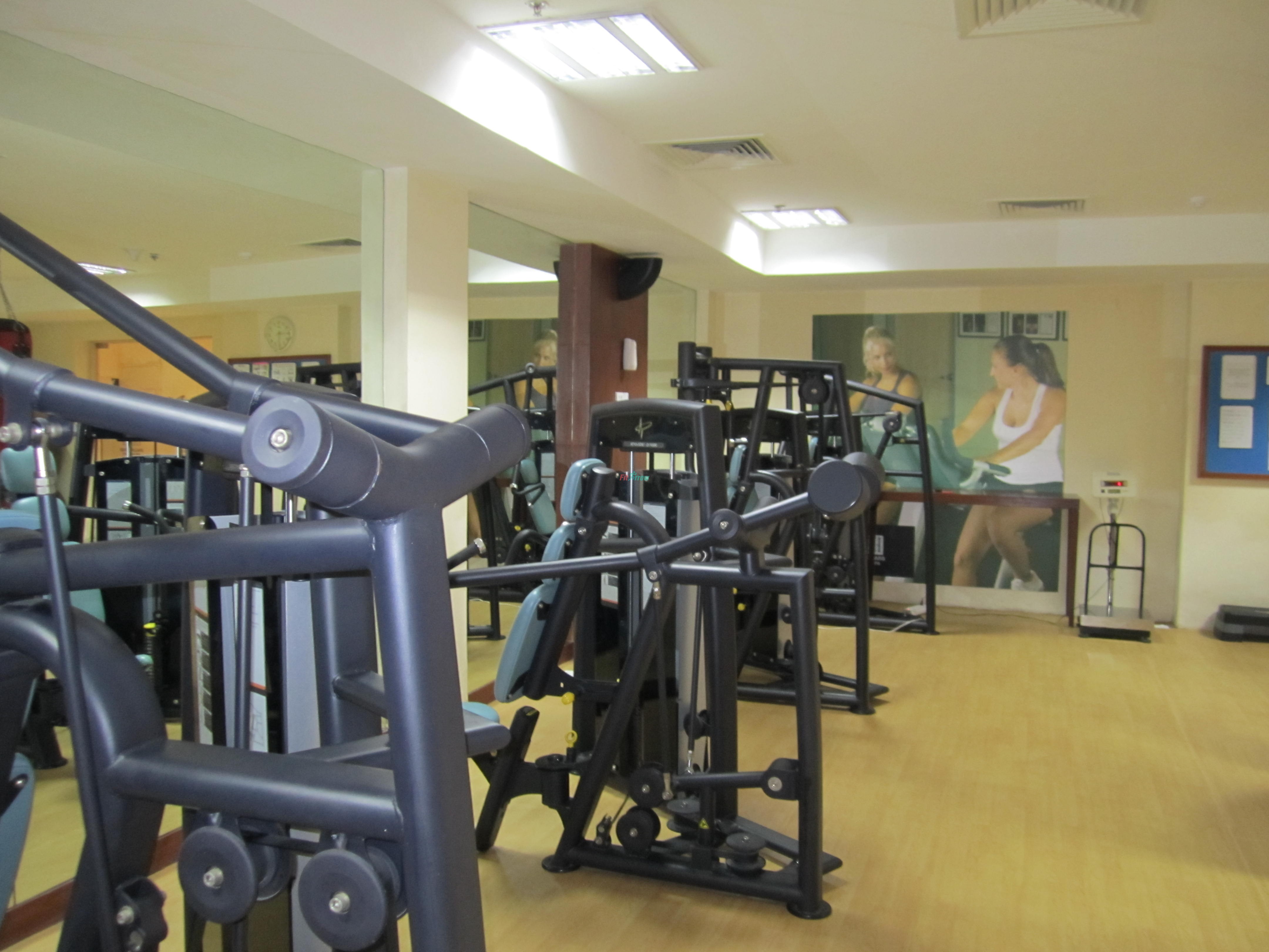 DLF Phase 5 Weight training club