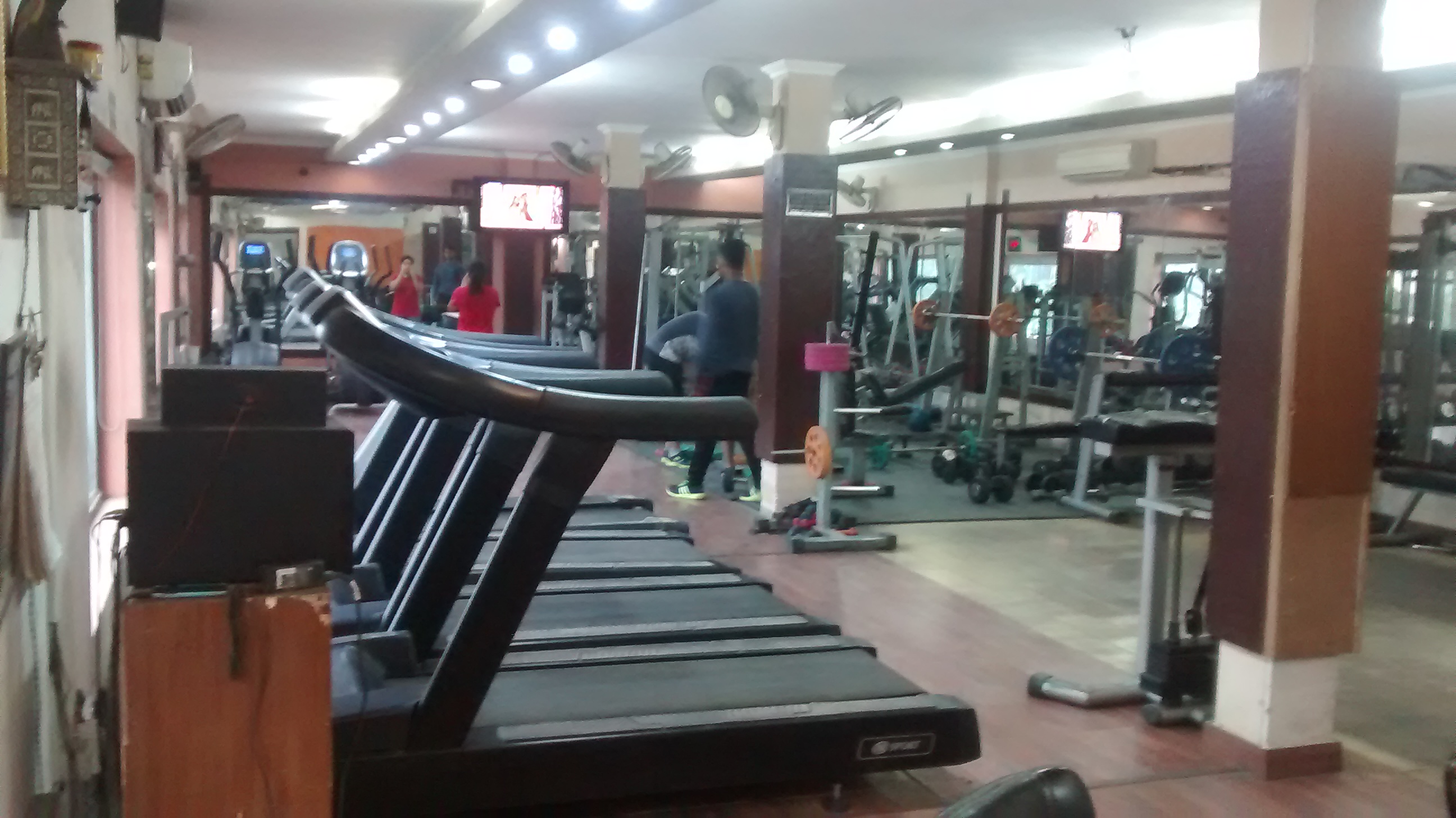 Sweat Gym & Fitness,South Ex-1,aerobics,steam room,lajpat nagar 2, Yoga,Aerobics,Zumba,,gym,fitness,yoga,aerobic,weightloss,muscle,personal trainer,body building,fitness,health